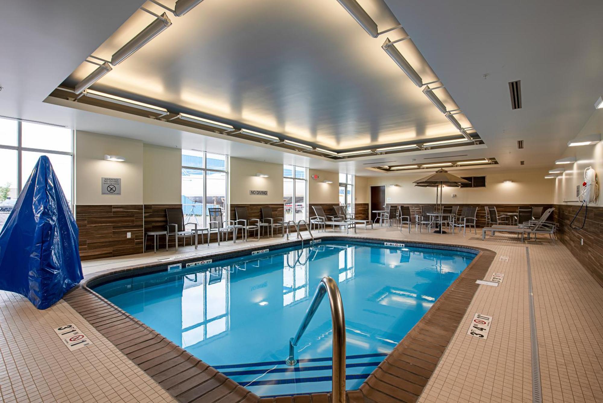 Hotel Fairfield & By Marriott Waterfront Duluth